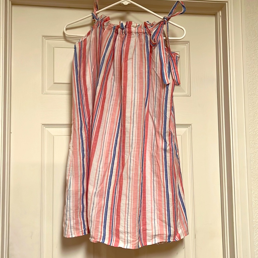Large women’s summer top, ties on the shoulders.
